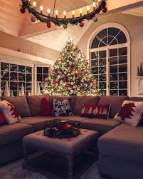 40 Cozy And Wonderful Rustic Farmhouse Christmas Decorating Ideas