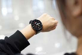 Xiaomi Watch Color hands-on images ...