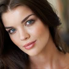 Apply tones of brown, gray, camel, taupe, heather, sable, slate, ash, dark browns, blacks, charcoal, copper, pink, lilac, silver or gold to the lid, according to your mood or taste. Makeup Tips For Your Eye Shape Learn How To Apply Eye Shadow By Your Eye Shape Lifestuffs Com