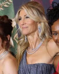 Natural and Elegant Blonde for Eve Best