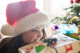 Grandma and grandpa have already had a lifetime of accumulating the things that they want, so finding something they'll really appreciate can take a bit of time and imagination. Girl Looking At Christmas Gifts Photo Image Picture Free Download 501450534 Lovepik Com