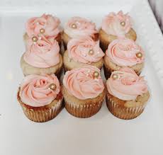 Rose Gold 21st Birthday Cake Design Pink And Gold Rose Wedding Cupcakes Rosegold Wedding Weddingcake Weddin With Images Rose Gold Wedding Cake Cupcakes Rose Gold Wedding Cakes Wedding Cakes With Cupcakes