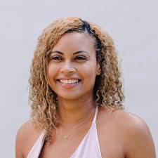 Gretchen Tucker's Instagram, Twitter & Facebook