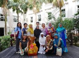 Believing in the total care of the elderly we have at heart to respond to their desires and aspirations. Seniorsaloud November 2016