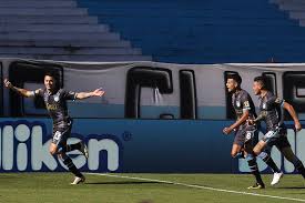 Colon 2 2 godoy cruz arsenal 2 1 racing estudiantes 0 @gus_saca @tycsports era penal para arsenal en el partido de hoy ante racing. Racing Club Atletico Tucuman Copa Liga Profesional Un Durisimo Cachetazo Para La Academia En El Debut La Nacion