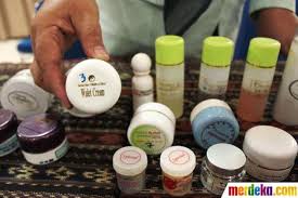 Mandom is a japanese label that is known for its hair care, skincare, perfumes and deodorants. Bpom Umumkan 17 Kosmetik Berbahaya Cek Milik Anda Beauty Fimela Com