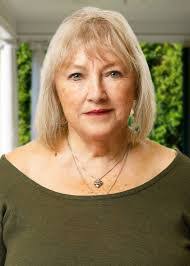 Heidi Bernier's Instagram, Twitter & Facebook