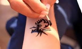 Estetik amaçlı yapılan dövmeler özellikle gençler arasında giderek yaygınlaşmaya başladı. Gecici Dovme Nasil Yapilir Malzemeleri Nelerdir Evde Ve Basit