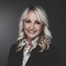 Ellen Toth's Instagram, Twitter & Facebook