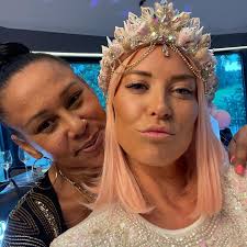 Wow what a Birthday weekend 🤩 My Queens went above and beyond 👑 3 days  full of love and laughter 💎 Couldn't of asked for a better Birthday squad  . Thank you