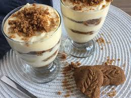 Gezonde Tiramisu Speculoos Met Thee In De Plaats Van Koffie Tiramisu Gezondeten Dessert Foodfotografie Voedsel Ideeen Tiramisu Eenvoudige Recepten
