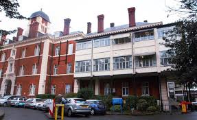 .85 публикаций — посмотрите в instagram фото и видео fabrice muamba (@fmuamba6). Nach Zusammenbruch Im Fa Cup Muamba Weiter In Kritischem Zustand Fussball Faz