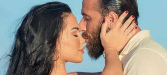 Milla Jasmine En Couple Apres Le Buzz Autour De Mujdat Elle Pose Avec Son Cheri Mce Tv