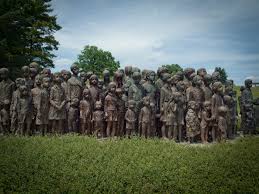 Lidice wurde 1942 von den deutschen nationalsozialisten als teil der racheaktionen nach dem attentat auf reinhard heydrich zerstört. Heygo Lidice