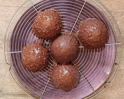 Dome Praline Facon Ferrero Rocher Entremets Individuels Ferrero Rocher Chocolat Ferrero Recette Dessert
