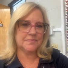 I teach 6th, 7th, and 8th grade English in a Christian School. (Love it!)  ISO ideas for a classroom theme this year. All ideas and resources  appreciated!