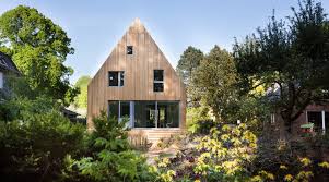 Diese frage kann man pauschal nicht so einfach beantworten. Anbau Aus Holz Das Haus Wiebach Mit Zwei Fassaden Und Dachern Dachdirekt