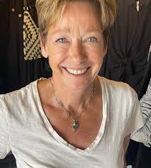 Darlene Silver's Instagram, Twitter & Facebook