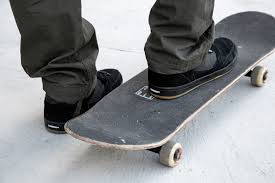 Etnies not only pushed the envelope by creating the first pro model skate shoe, but it pioneered technological advances and changed the face of skateboard footwear forever. Etnies Veer Review Wear Test Skatedeluxe Blog