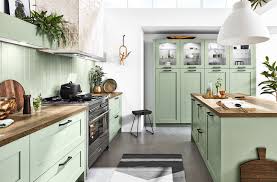 een kleurrijke groene keuken boer staphorst alles voor thuis groene keuken keuken ontwerp keuken ontwerpen