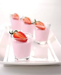 Baileys Strawberries And Cream Hits The Uk Baileys Recipes Drinks Strawberries And Cream Recipe Baileys Recipes