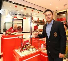 شرف الدين من سيلانجور (arz); Southeast Asia S First Kitkat Concept Store Going Places By Malaysia Airlines