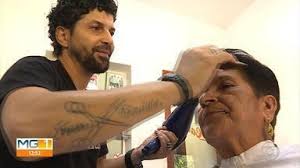 Candidato ao Bom Exemplo, Ivan Cândido oferece cortes de cabelos para idosos