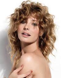 Odabir savršene frizure za valovitu kosu (50 fotografija)