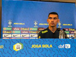 Essa oportunidade que ele está tendo aqui é para mostrar que ele tem nível para estar lá. Santos Impressiona No Primeiro Treino Recebe Elogios Mas E Batido Por Neymar Bem Vindo Selecao Brasileira Ge