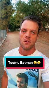 Teemu Batman: El Héroe de la Comedia