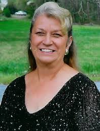 Susan Rainey's Instagram, Twitter & Facebook