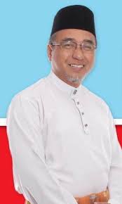 Ketua menteri melaka merupakan ketua badan eksekutif bagi kerajaan negeri melaka. Tahniah Yb Hj Adly Zahari Ketua Saya Anak Melaka Facebook