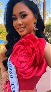 Dana Pickel's Instagram, Twitter & Facebook