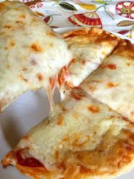 Easy 15 Minute Personal Cheese Pita Pizza Recipe Recipe Pita Pizzas Recipes Pizza Recipes