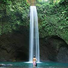 Gambar pemandangan dari crayon di atas adalah salah satu contoh gambar pemandangan yang indah. 7 Air Terjun Di Bali Ini Suguhkan Pemandangan Yang Mengagumkan Lho