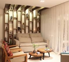 Açık renkler, bir odayı daha geniş gösterir ama doğru renkler bir araya geldiğinde koyu kahverengi bir duvar da pekala ilginç ve geniş bir oda görüntüsü yaratmanızı sağlayabilir. Ev Dekorasyon Arsivleri