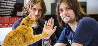 The true feel good story of how james bowen, a busker and recovering drug addict, had his life transformed when he met a stray ginger cat. A Street Cat Named Bob Review Movies4kids