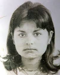 I 1970 gikk Carlota Vallebona under dekknavnet «Natacha». Det var på den  tida hun var med i væpnet motstandskamp mot fascister, og for en  sosialistisk revolusjon i Chile. Nå lever hun et