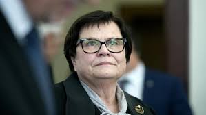 Jako hlavní důvod svého odchodu uvádí zejména tlak ze strany ministryně. Zeman Omilostnil Muze Ktery Zachranil Ve Veznici Zivot Jeho Cin Byl Mimoradny Uvedla Benesova Irozhlas Spolehlive Zpravy