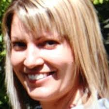 Lisa Straker's Instagram, Twitter & Facebook