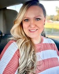 Stacey Beck's Instagram, Twitter & Facebook