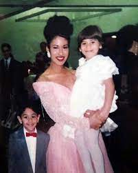 See more ideas about selena, crime scene, selena quintanilla. Selena Quintanilla Rare Selena Quintanilla Selena Selena Quintanilla Fashion