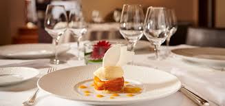 Decouvrez La Boutique De Guy Lassausaie Meilleur Ouvrier De France Et Chef Etoile Qui Vous Accueille Dans Son Restaurant Gastronomique Gastronomie Restaurant