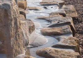 Wasserspielanlage Aus Sandstein Wasserspielplatz Wasser Spielplatz