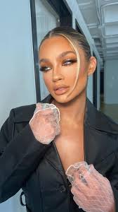 JOY LOVELESS- MAKEUP EDUCATOR