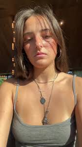 ella moeller (@nutt.ellla)