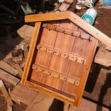 Anda tidak boleh mencari tempat letak kereta pada iphone atau ipad. Tempat Letak Kunci Home Furniture Home Decor On Carousell