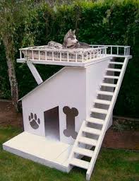 Claves para escoger la mejor casa para tu perro. 15 Casas Para Perro Que Haran A Tu Mascota La Mas Feliz Del Mundo Casas Para Perros Grandes Casas Para Perros Casetas Para Perros
