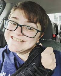 Elliott Mcgraw's Instagram, Twitter & Facebook