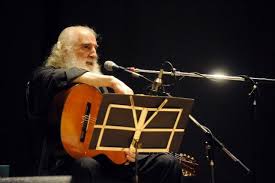 At the early age of 7 years larralde had already written songs with social content. Folkloreclub El Pampa Jose Larralde Y Sus Cosas Nomas